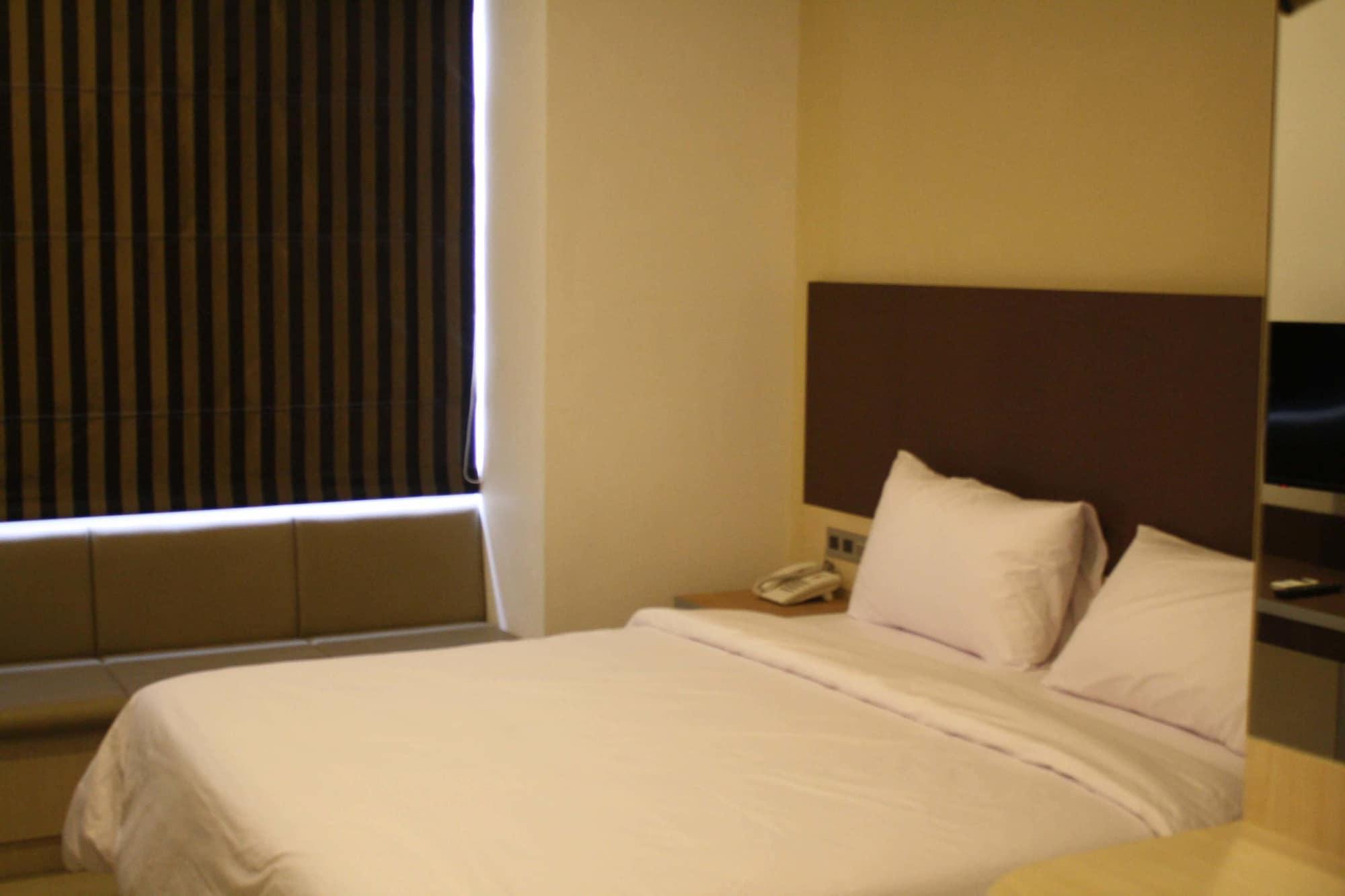 Sparks Odeon Sukabumi, Artotel Curated Ngoại thất bức ảnh