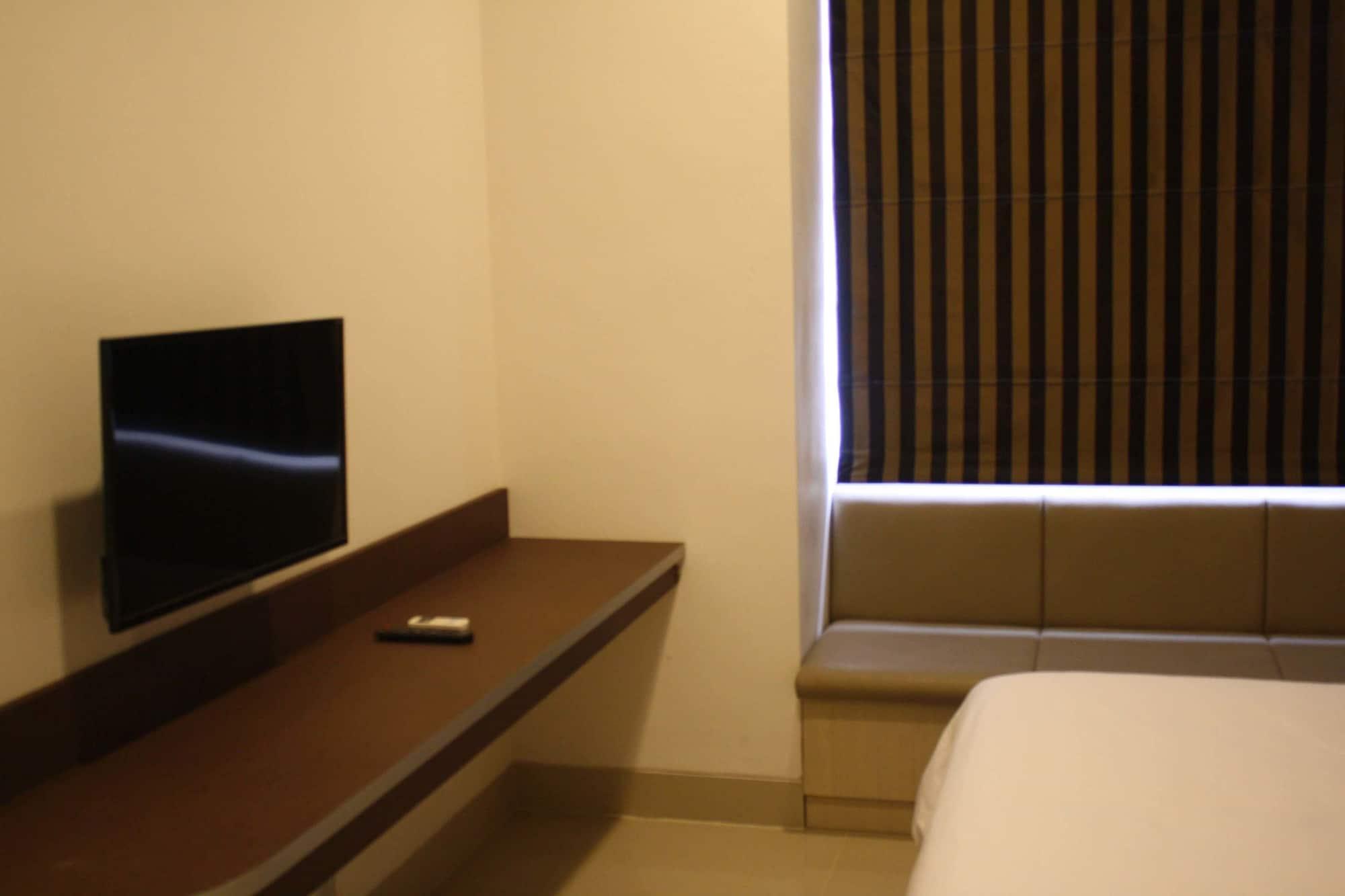 Sparks Odeon Sukabumi, Artotel Curated Ngoại thất bức ảnh