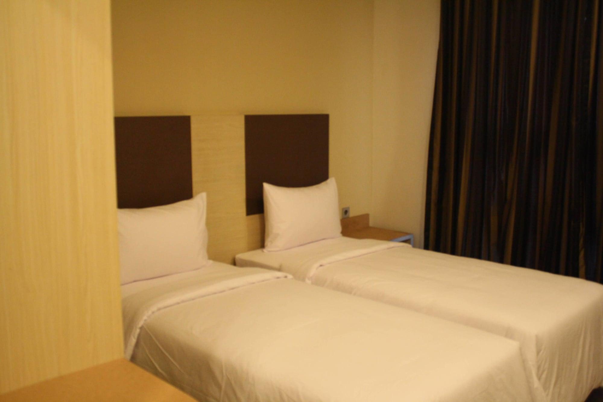 Sparks Odeon Sukabumi, Artotel Curated Ngoại thất bức ảnh
