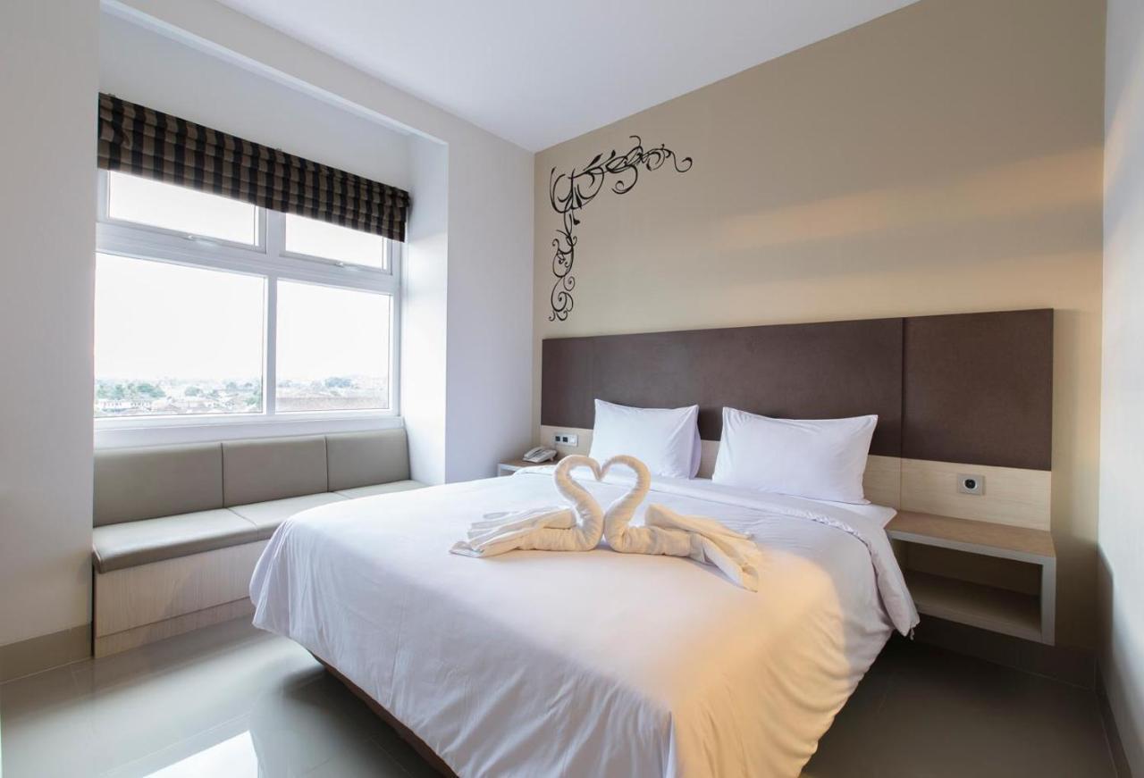 Sparks Odeon Sukabumi, Artotel Curated Ngoại thất bức ảnh